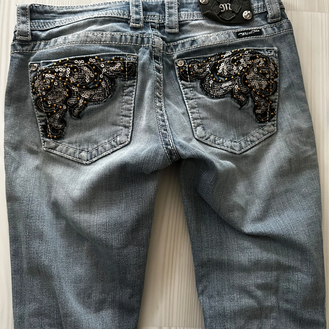 Miss Me ljusblå jeans med paljettdetaljer  - 1