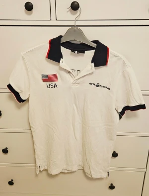 Sail Racing piké  - Sail Racing piké tröja i strl S. Fint skick