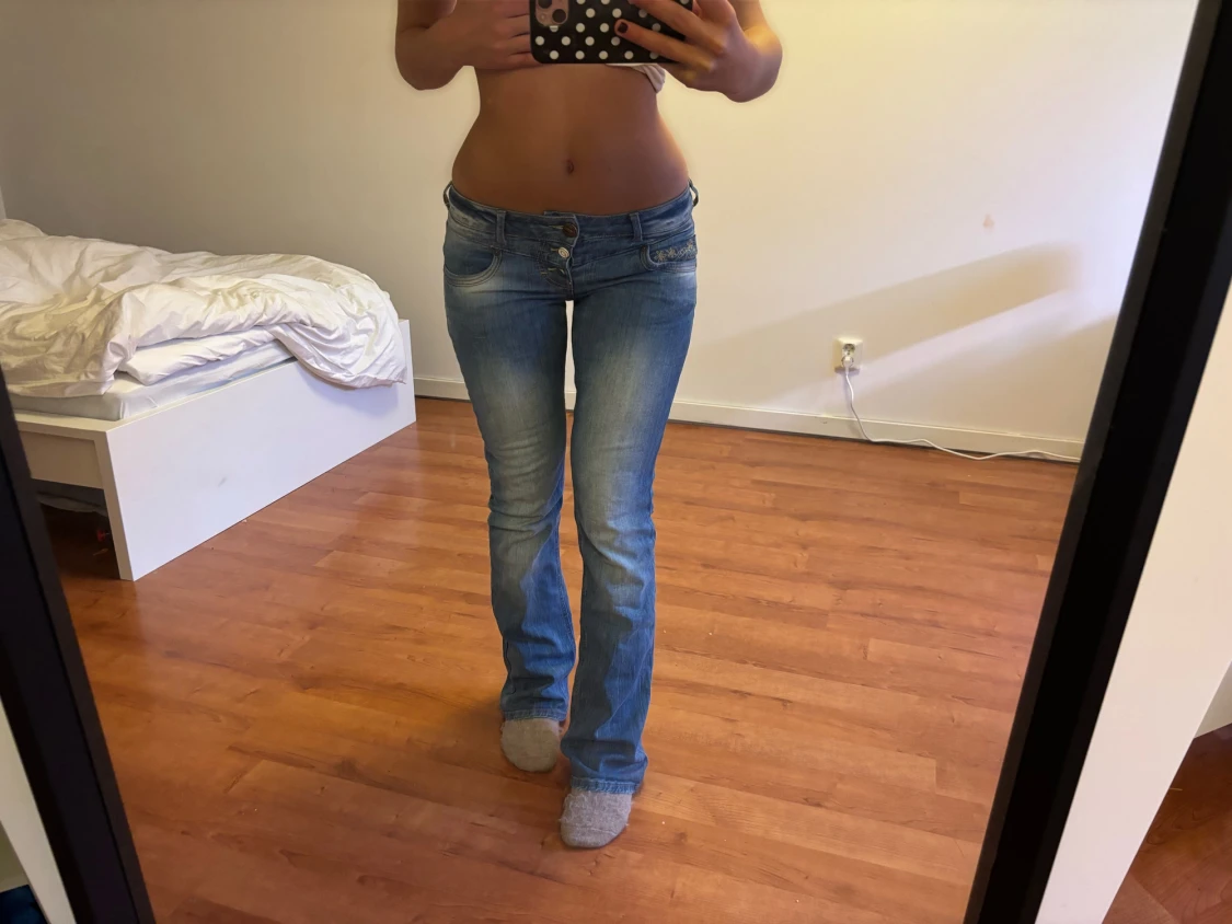 Lågmidjade bootcut jeans 