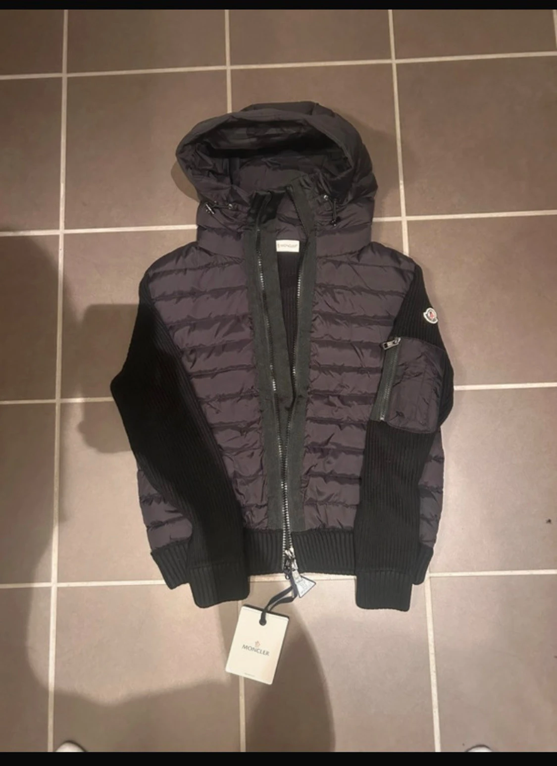 Svart pufferjacka från Moncler