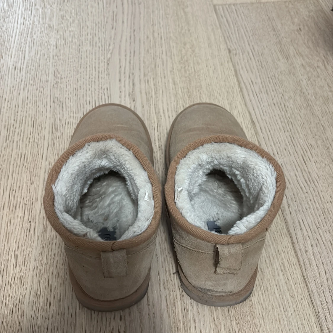 Beige boots med fluffigt foder - 1