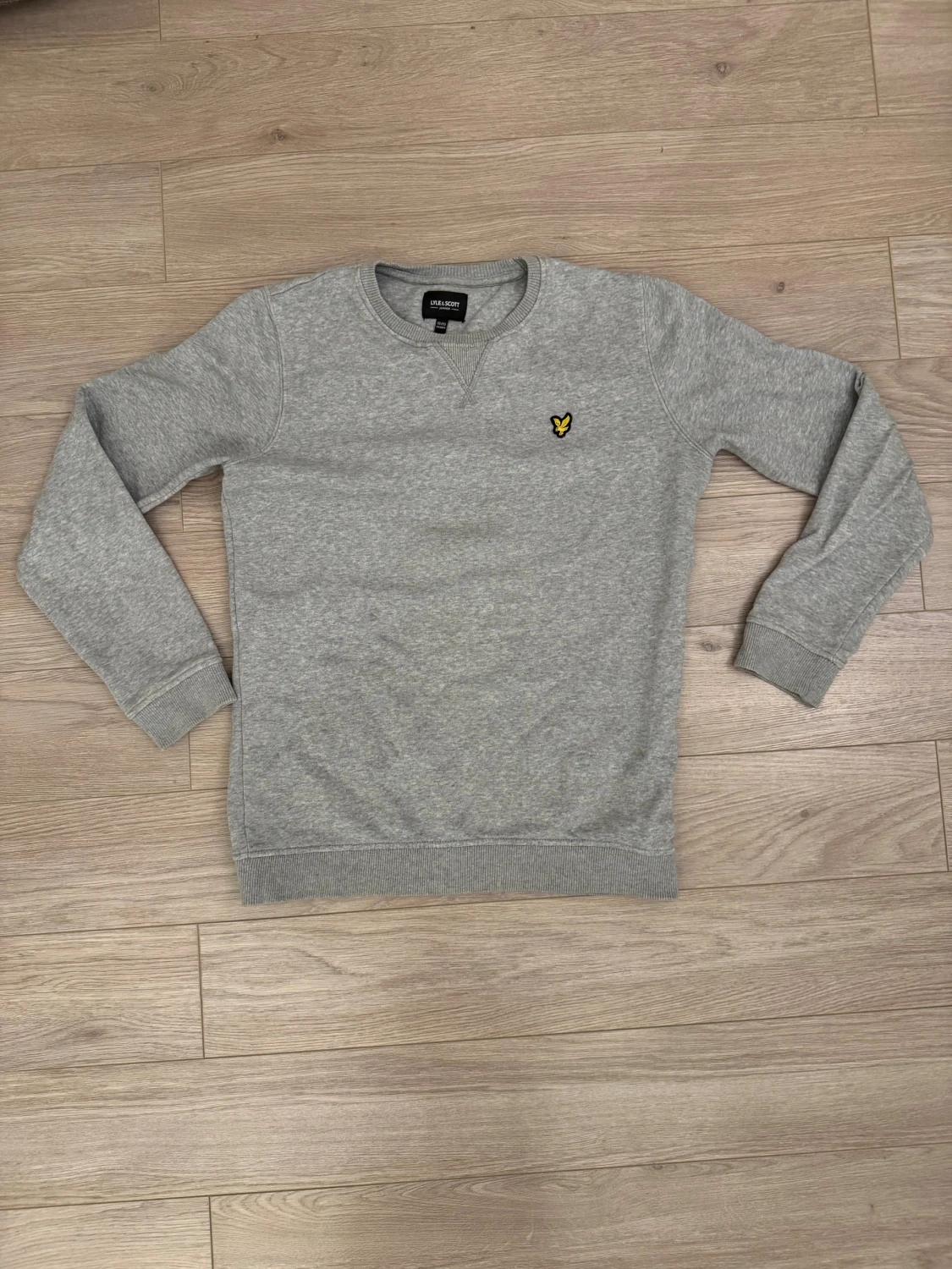 Grå sweatshirt från Lyle & Scott
