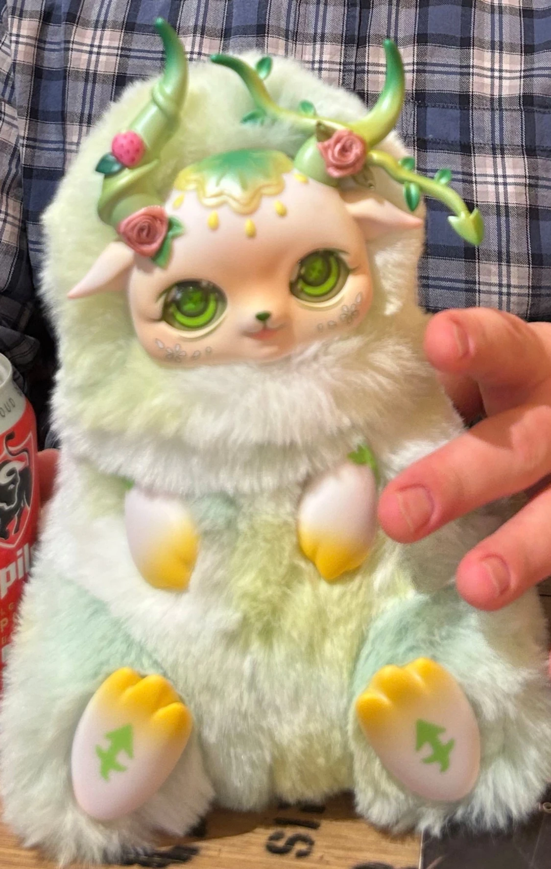 Pastellgrön fluffig mobostar med horn - 1