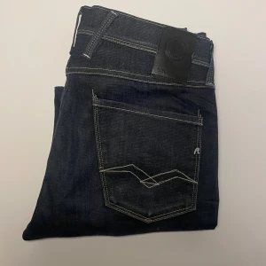 Jeans Replay anbass  - Märke: Replay | Skick: 8/10 | Modell: Anbass |  Storlek: W30 L32 | Inga märkbara defekter 