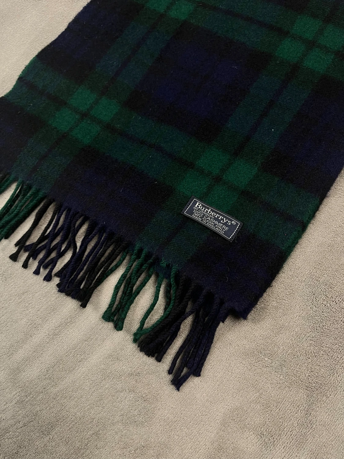 Mörkblå Burberry halsduk  - 1