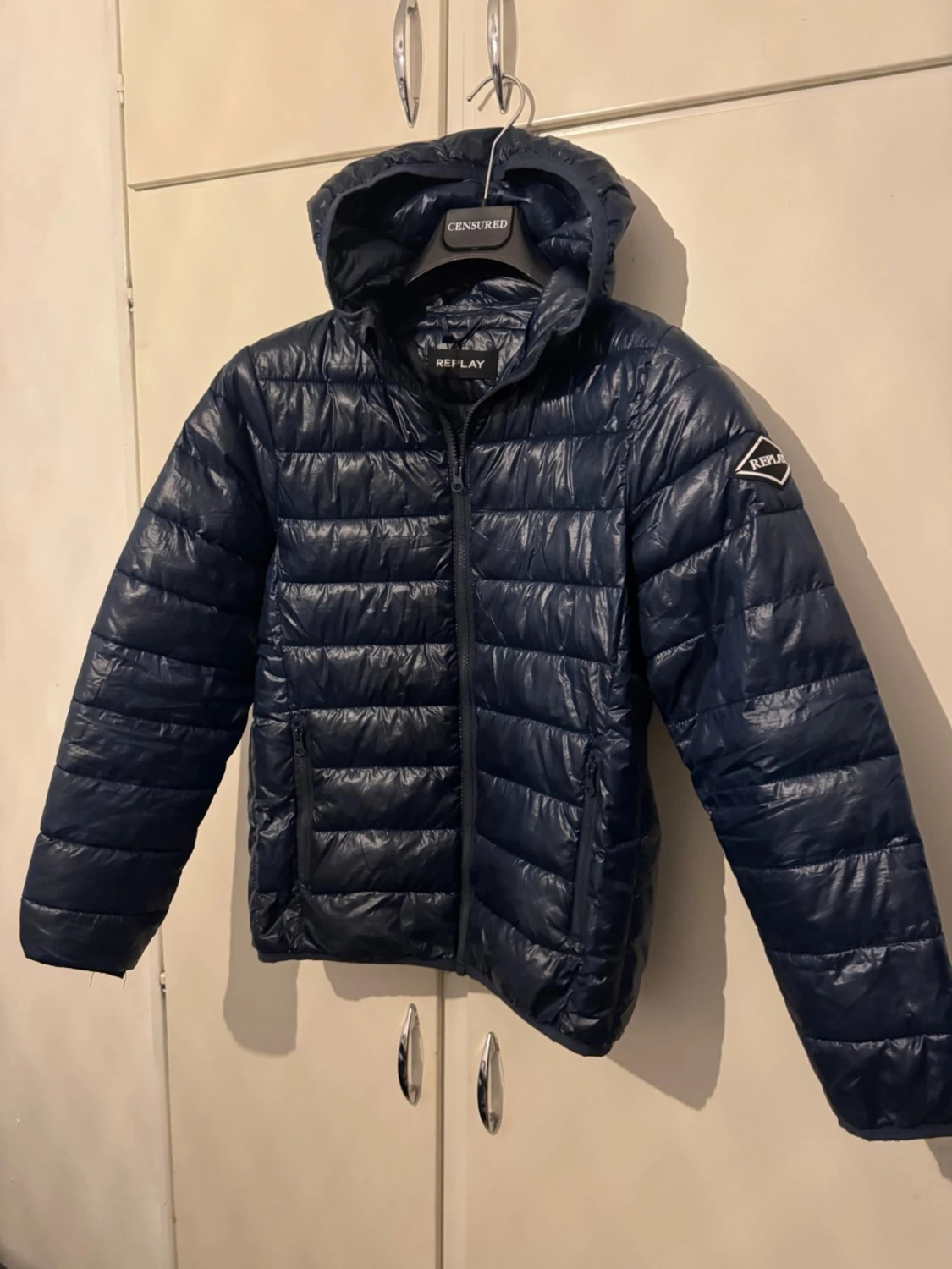 Mörkblå pufferjacka från Replay