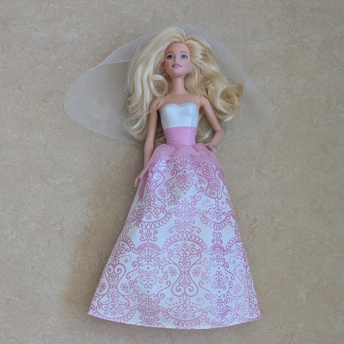 Barbie med jätte fin långkjol och slöja - 4