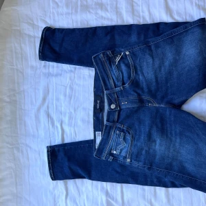 Replay Anbass  - Blåa replay Anbass jeans Strl - 29W 32L                     Har använts fåtal gånger.