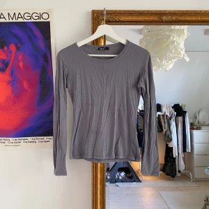 Vintage basic topp  - Dm vid frågor 🤍