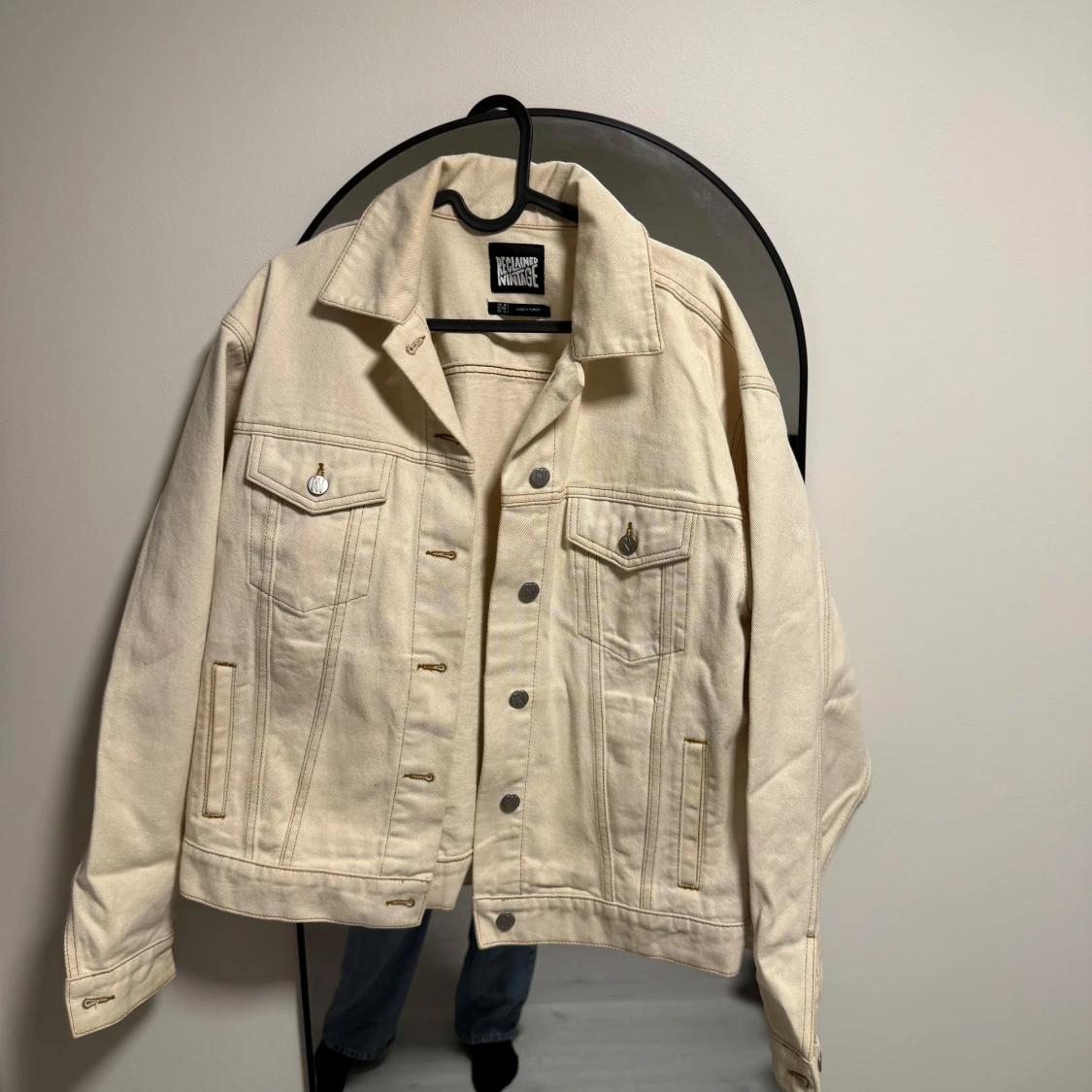 Beige jeansjacka från Reclaimed Vintage - 1