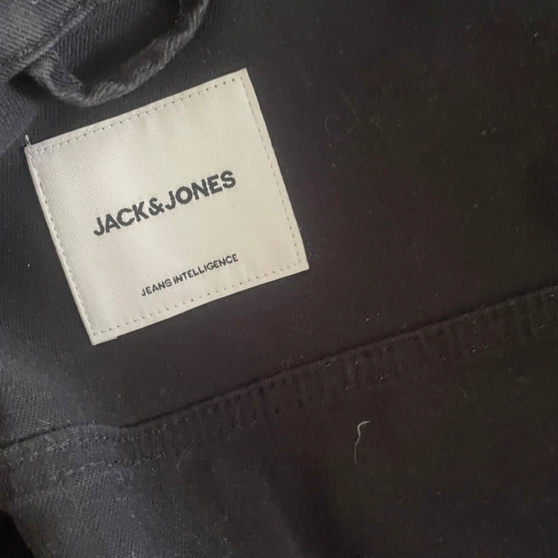 Svart jeansjacka från Jack & Jones - 2