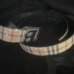 Burberry Bälte - Bälte från Burberry i storlek 105 Cm. Helt ny och oanvänd 🙂