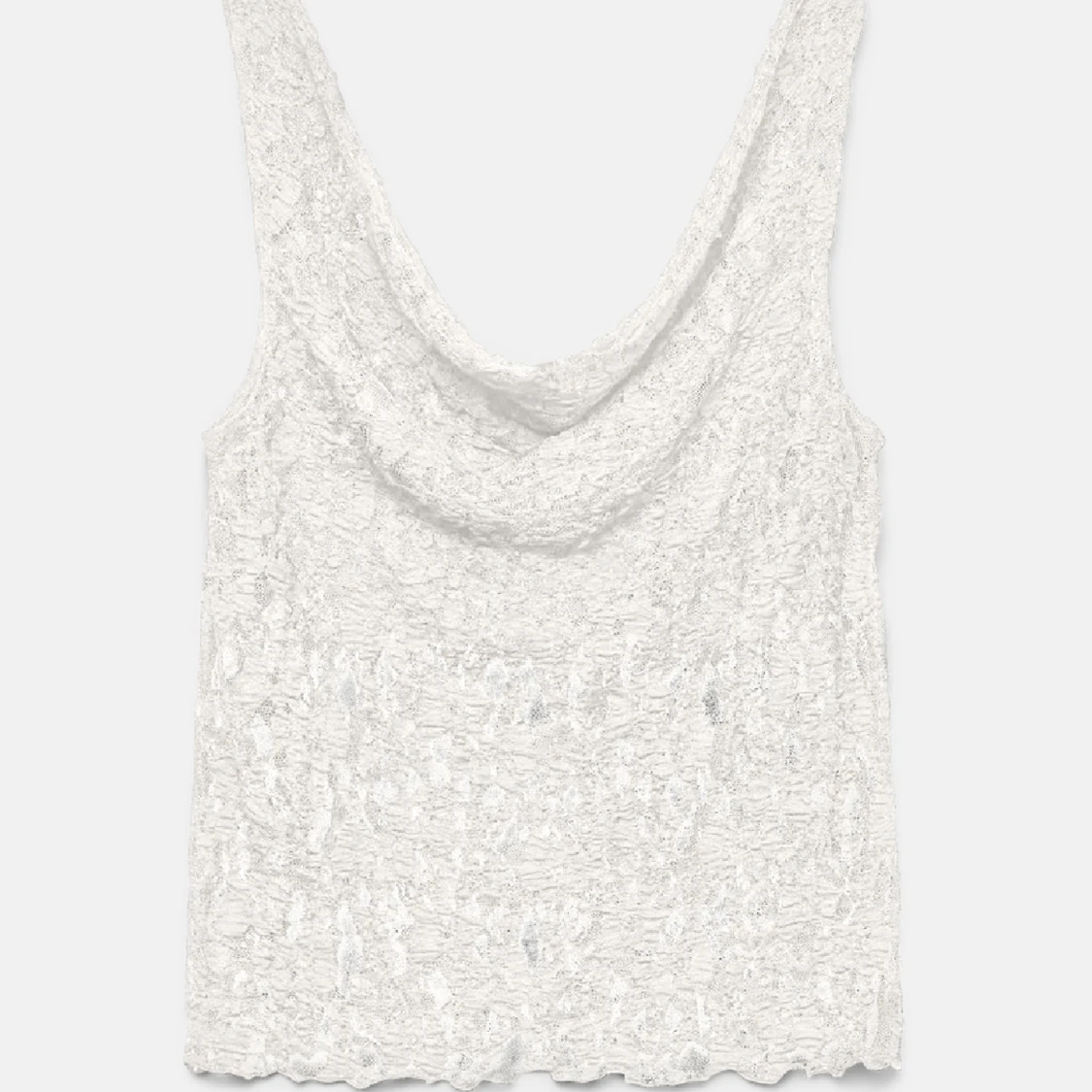 Vit spetsig linnetopp med draperad hals