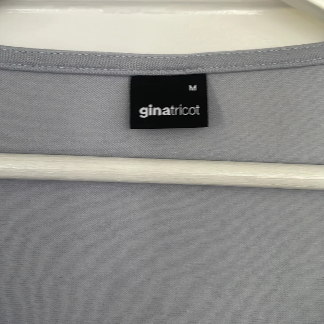 Ljusblå  långärmad topp med knyt Gina Tricot - 1