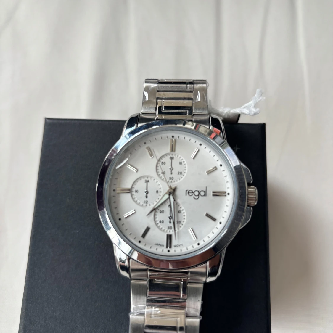 Silverfärgad klocka från Regal - 3