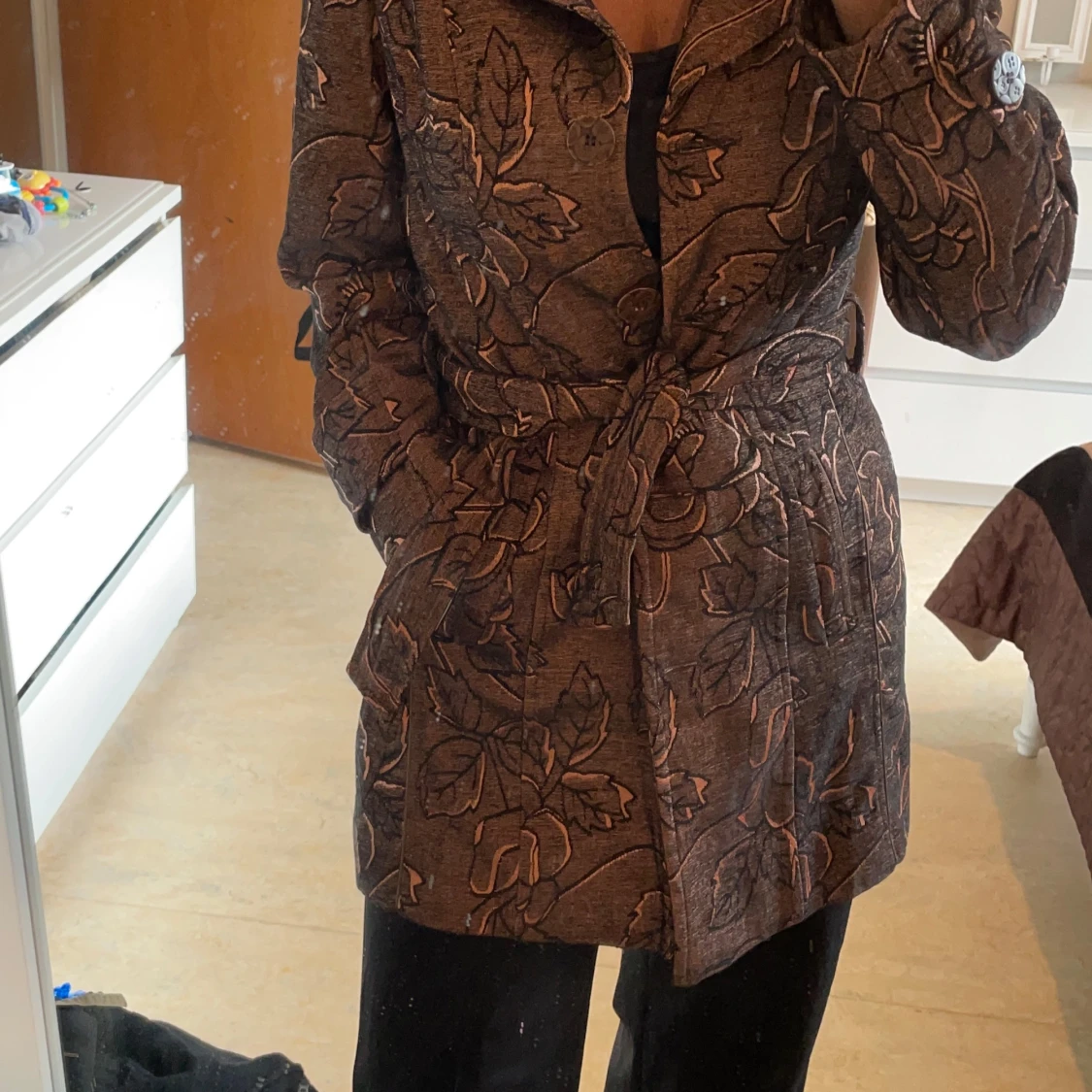 Brun blommig kappa från Mimar Collection - 4