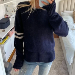 Gant tröja - Stickad tröja från GANT storlek M! Bilderna är lånade av hon jag köpte den av på plick.