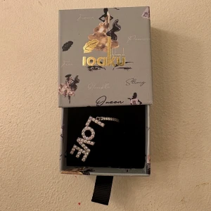 Örhängen - Örhänge ifrån IOAKU😍