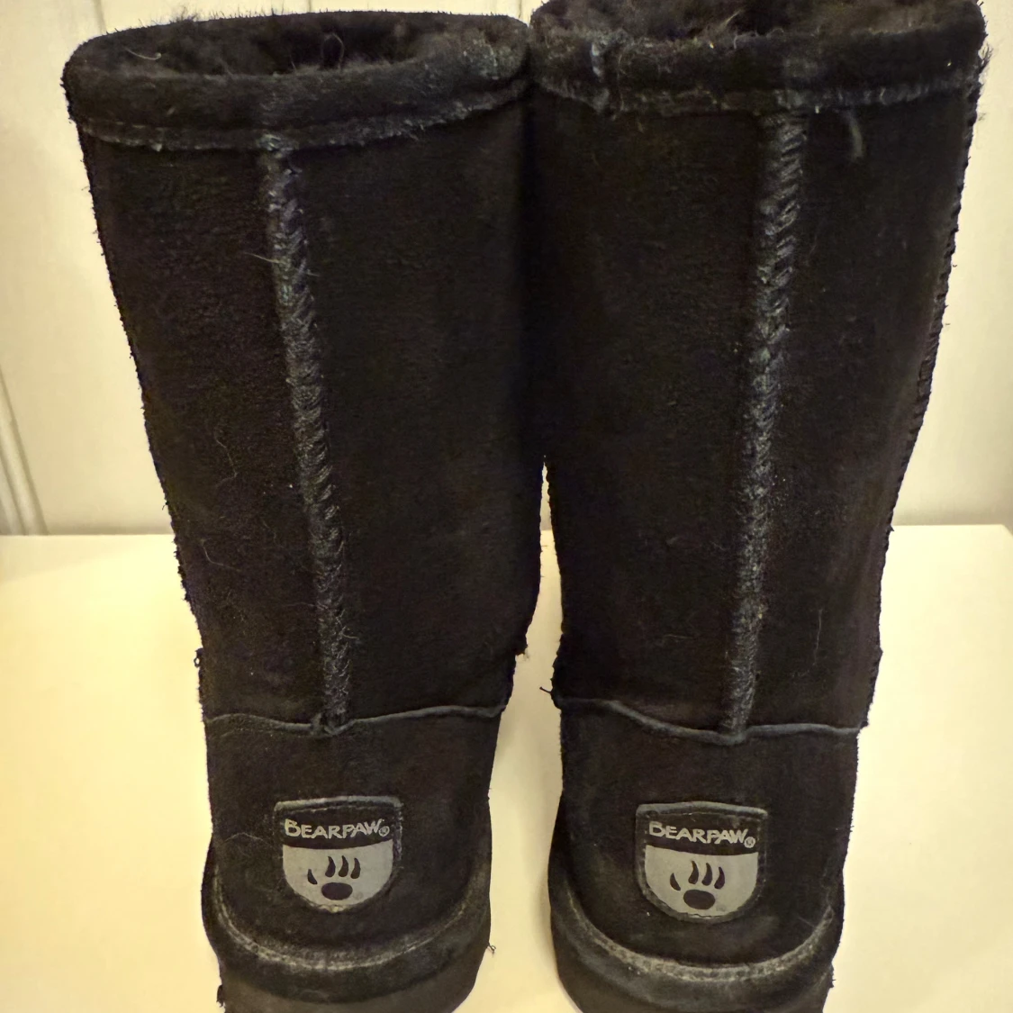 Svarta Bearpaw boots i mocka - 1