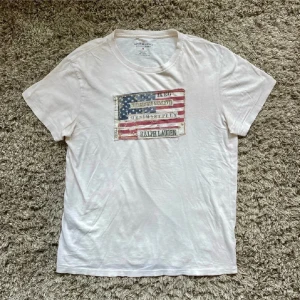 Denim and supply RL t shirt - Säljer denna rikigt feta denim and supply Ralph Lauren t shirten!⭐️Skick: 9,5/10!🤝 Storlek S passar S!🙌Hör gärna av er om ni har funderingar!👍