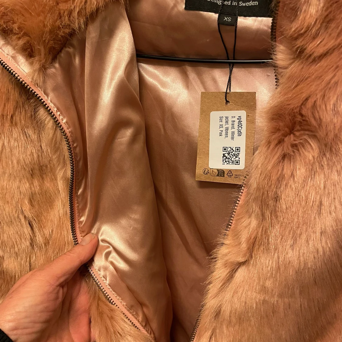 Rosa  pälsjacka med huva från d.brand - 3