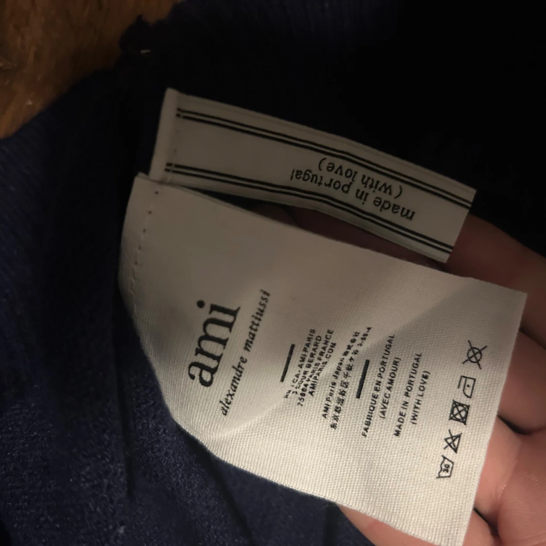 Mörkblå stickad tröja från Ami storlek M - 3