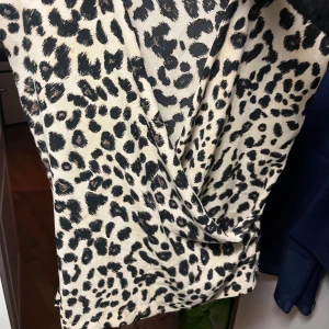 Leopard topp - Snygg topp med leopardmönster från zara🩷