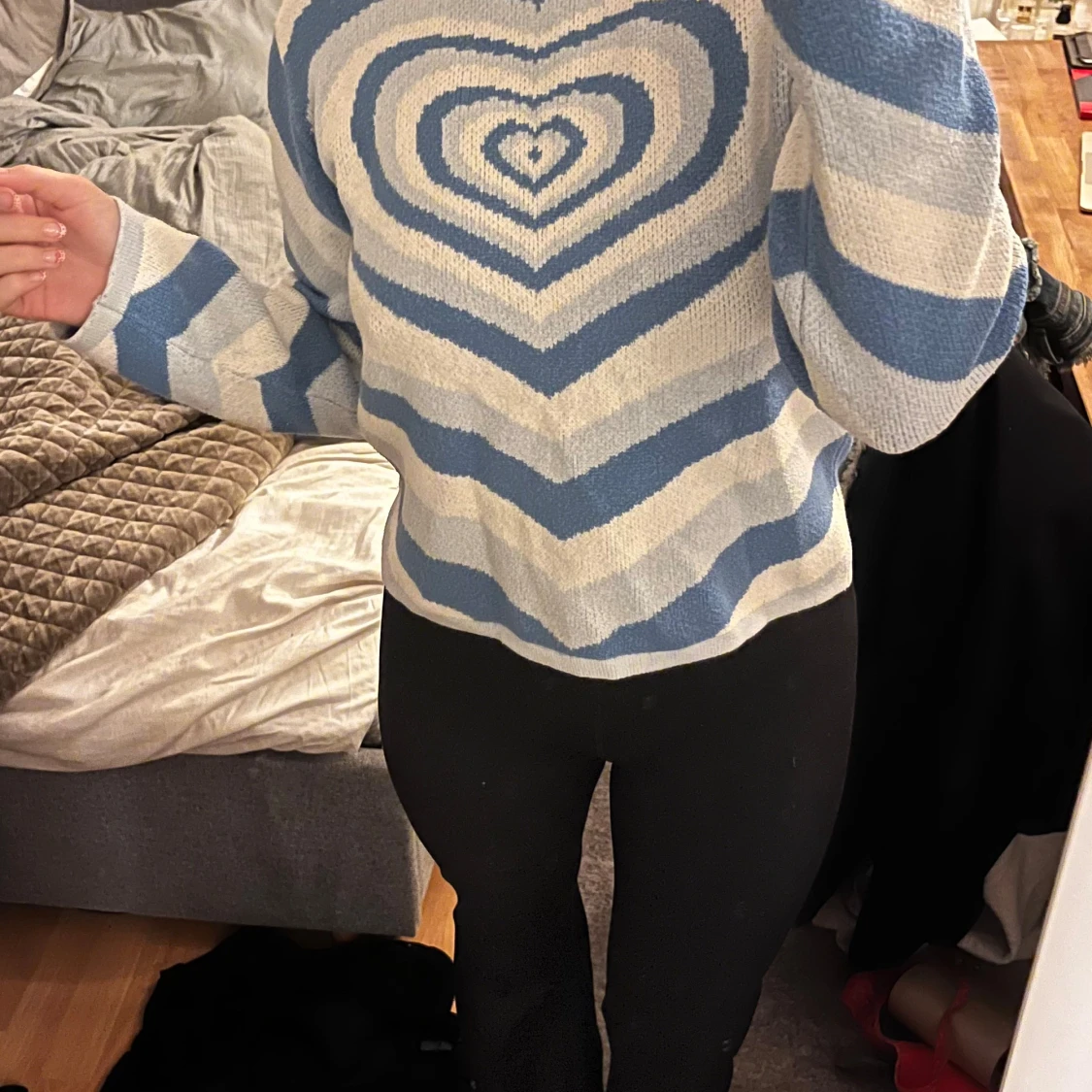 Blåvit stickad tröja med hjärtan från Cider - 1