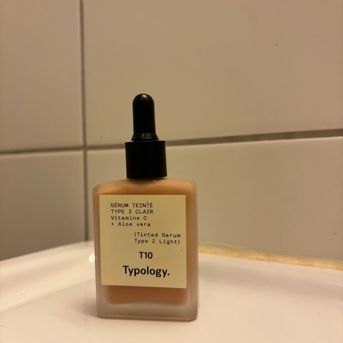 T10 —  Typology Tinted SerumVitamin C + Aloe Vera - 1