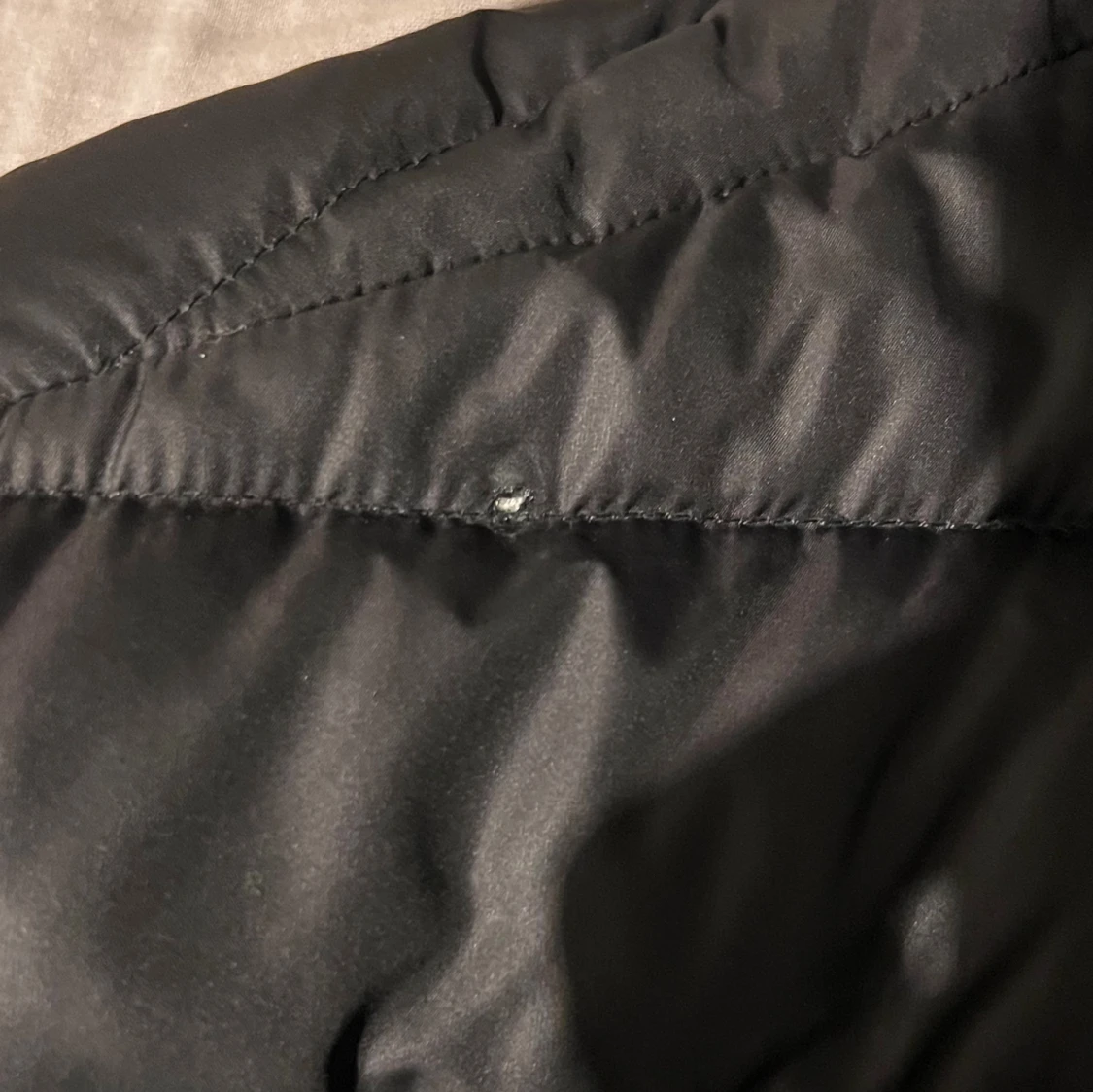 Svart dunjacka från Colmar med huva - 4