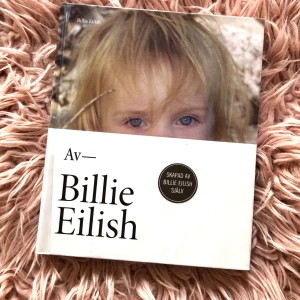 av billie eilish bok - i nyskick, kontakta vid frågor osv!!<3