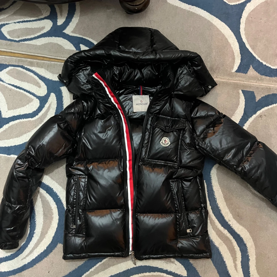 Svart Moncler pufferjacka med huva - 3