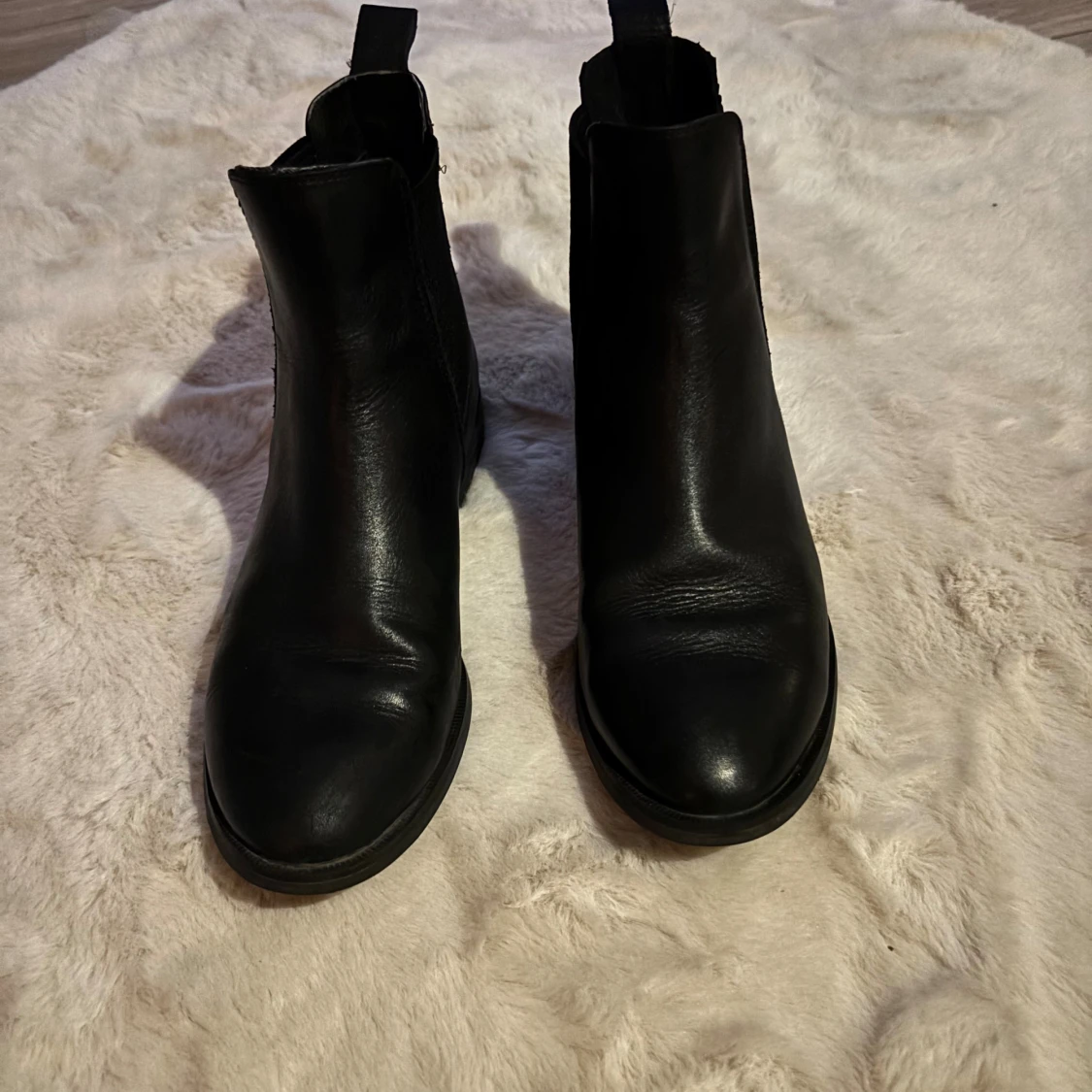 Svarta chelsea boots i skinn stl 37 - 1