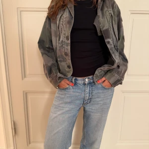 Camoflauge jacka  - Skit snygg camoflauge jacka 