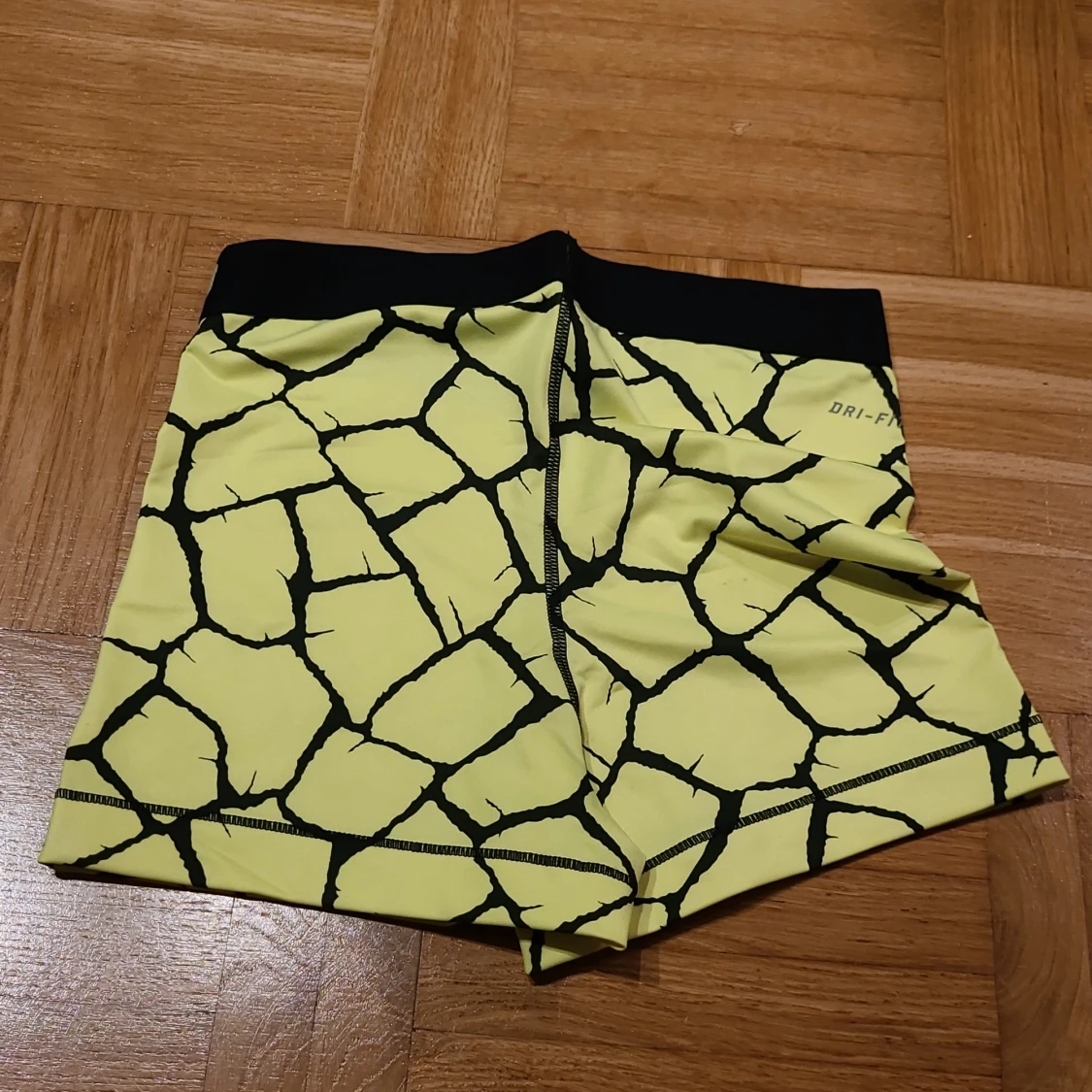 Nike Pro gula träningsshorts S - 2