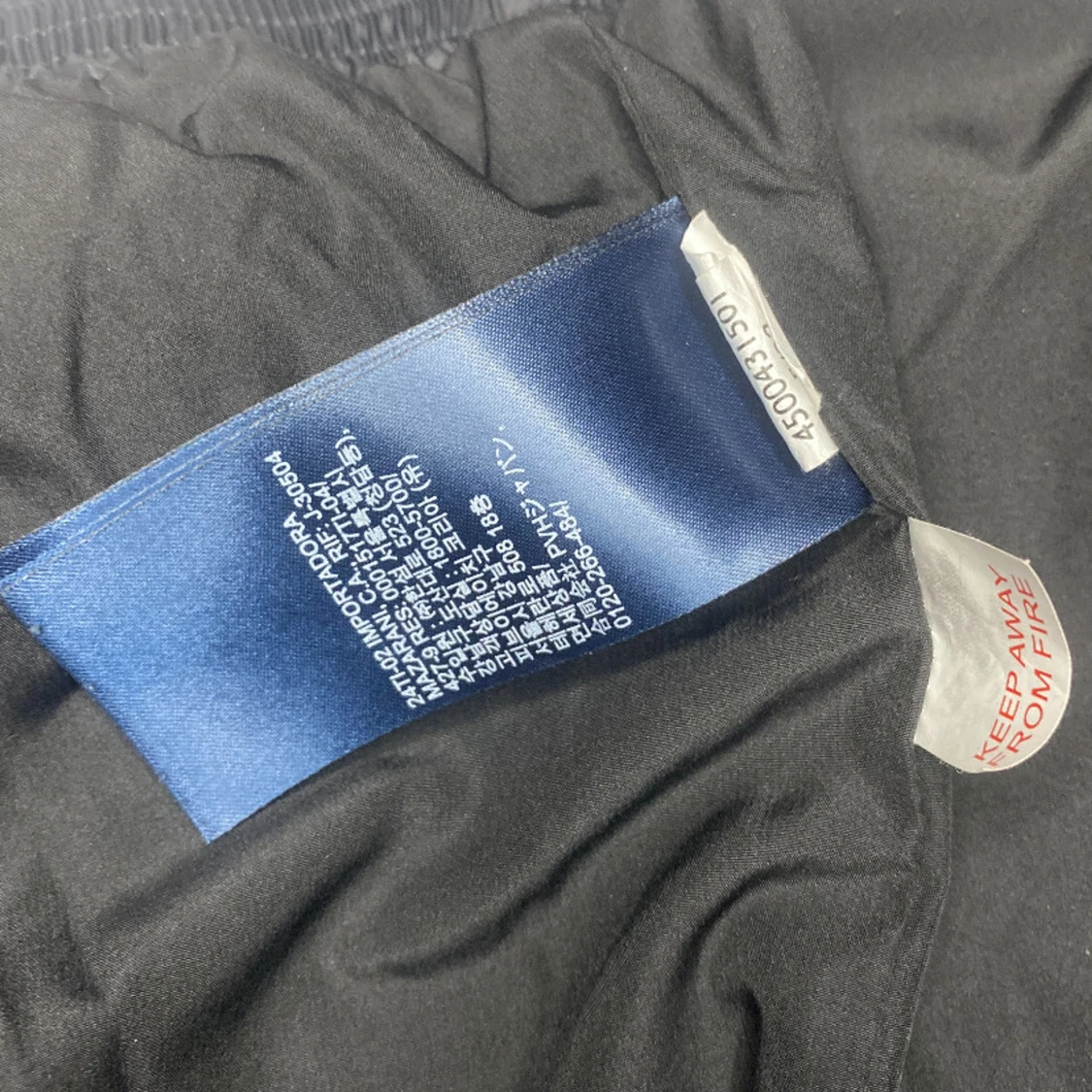 Svart dunväst från Tommy Hilfiger - 3