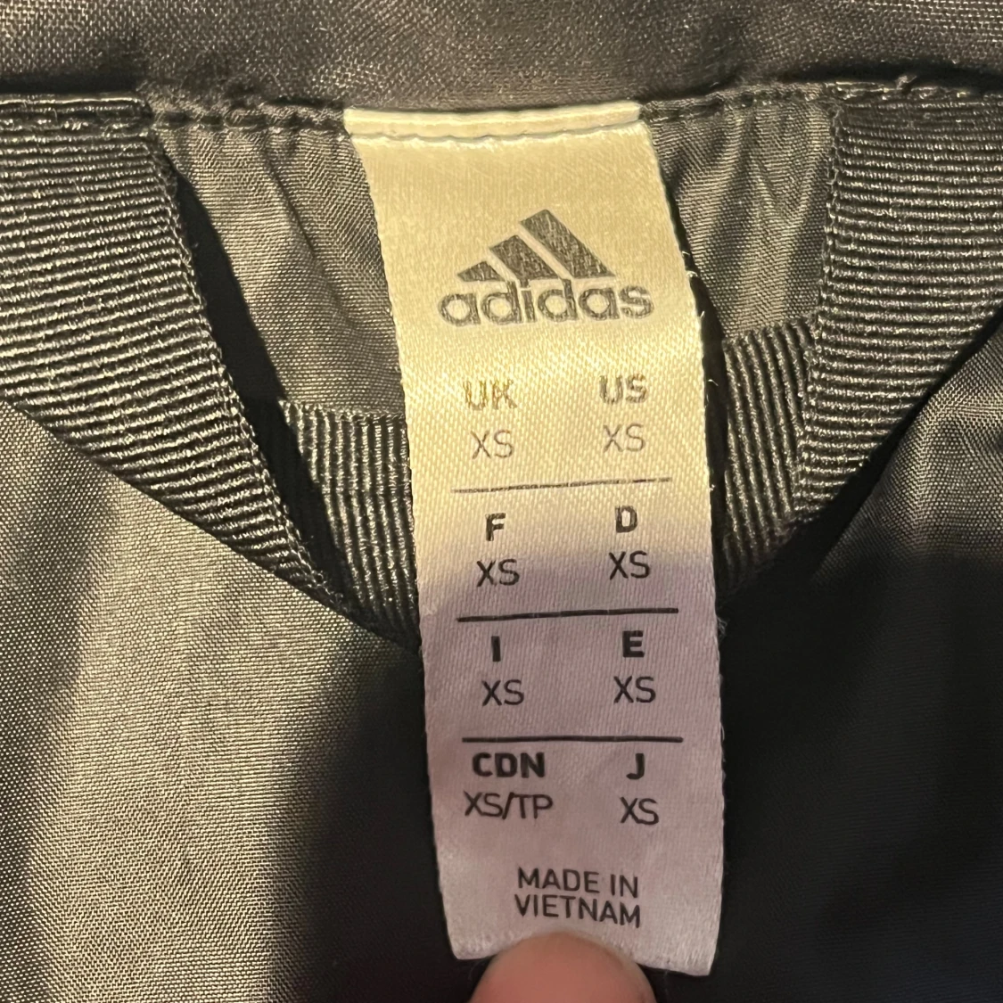 Svart vindjacka från Adidas XS - 3