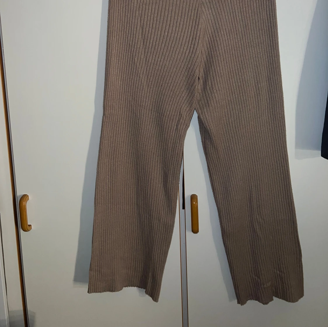 Ribbade stickade byxor från 157, M - 4