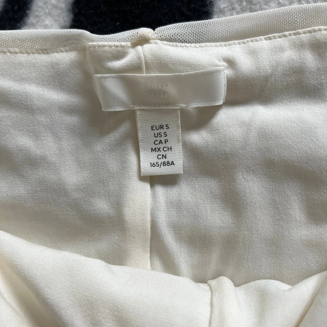 Vit body med öppen rygg  - 2