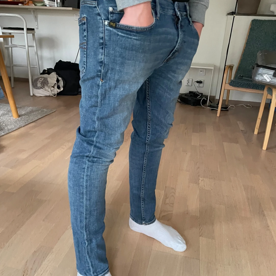 Blå slim fit jeans från tiger of sweden - 2