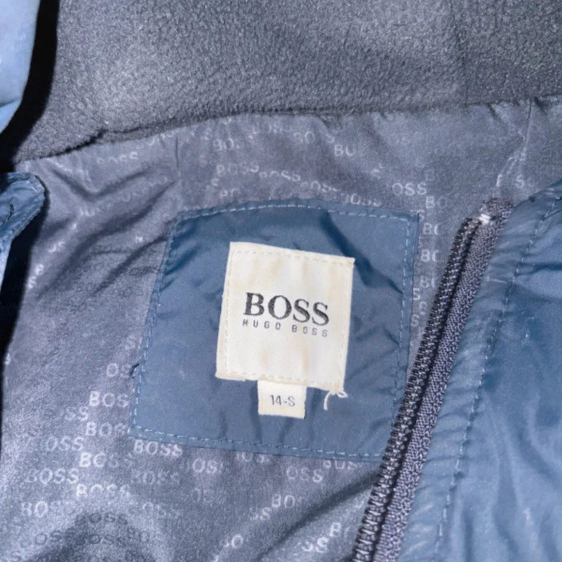 Blå pufferjacka från Hugo Boss - 1
