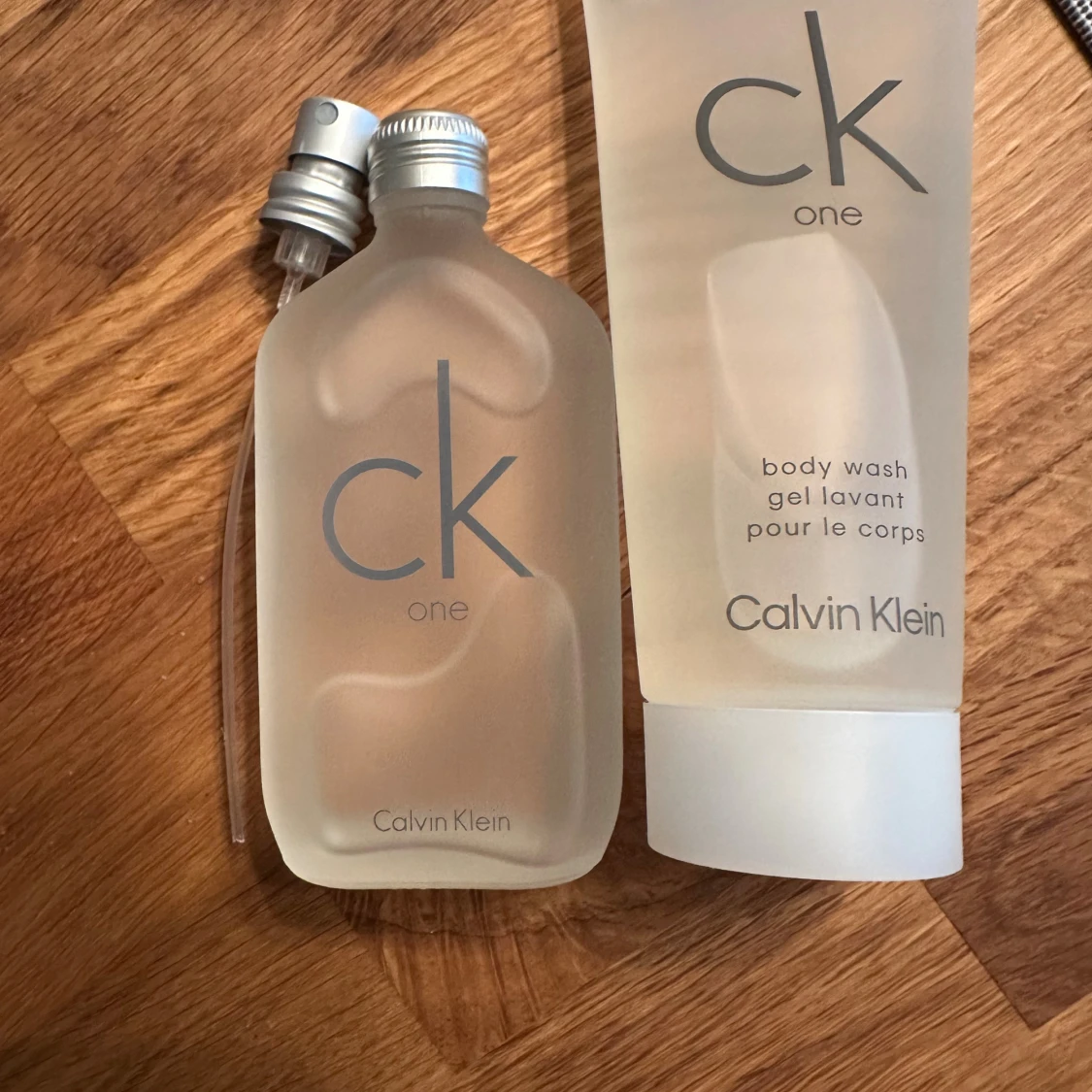 CK One parfym & body wash set