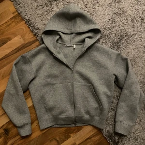 Weekday scuba hoodie - Nyskick i storlek xs