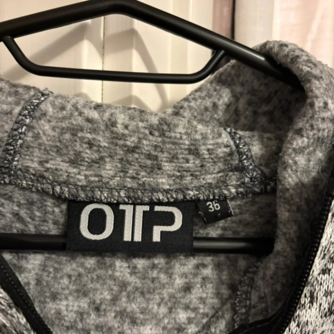 Grå fleecetröja med huva från OTP - 2