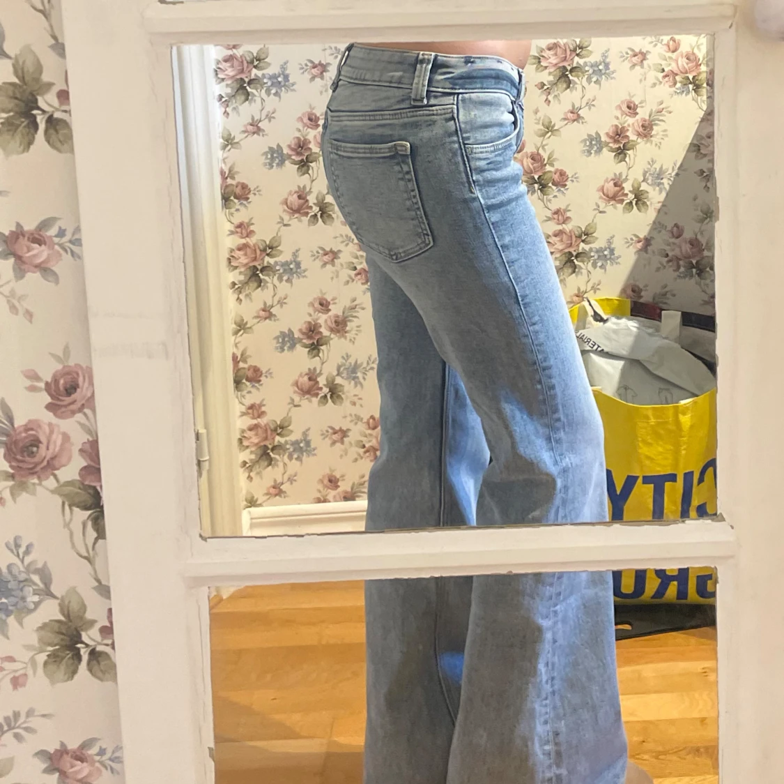 Ljusblå bootcut jeans låg midja - 2