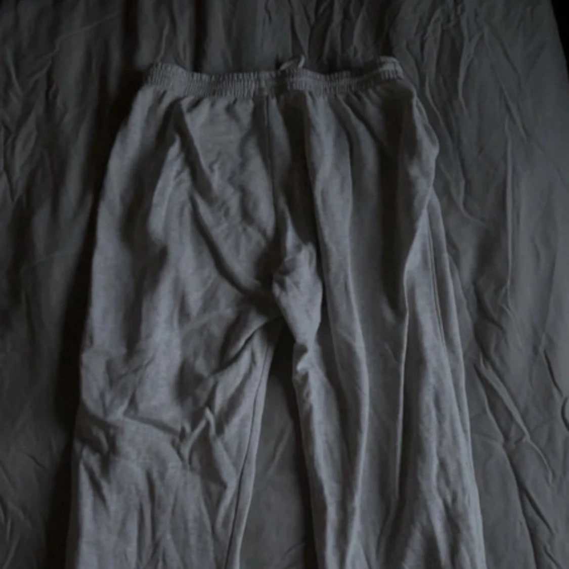 Gråa mjukis byxor - 2