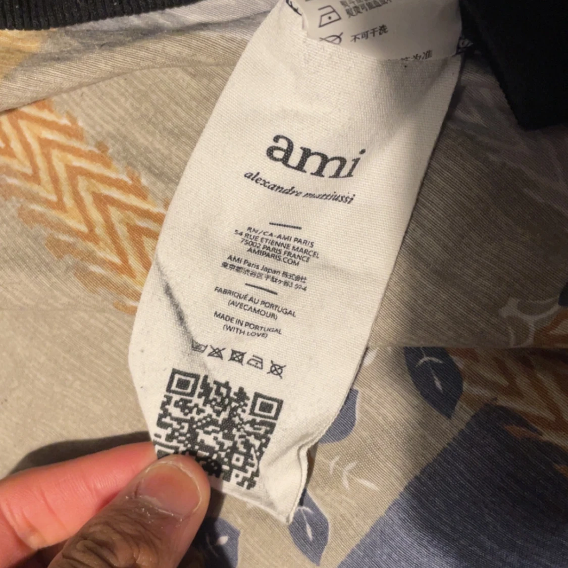 Svart hoodie från Ami med hjärtlogo - 3