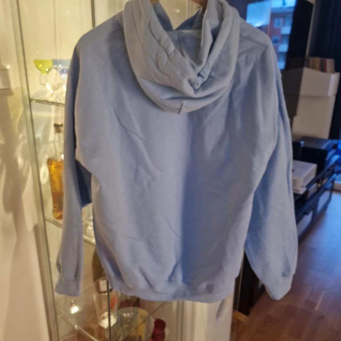 Sandy Goods ljusblå hoodie med tryck - 2