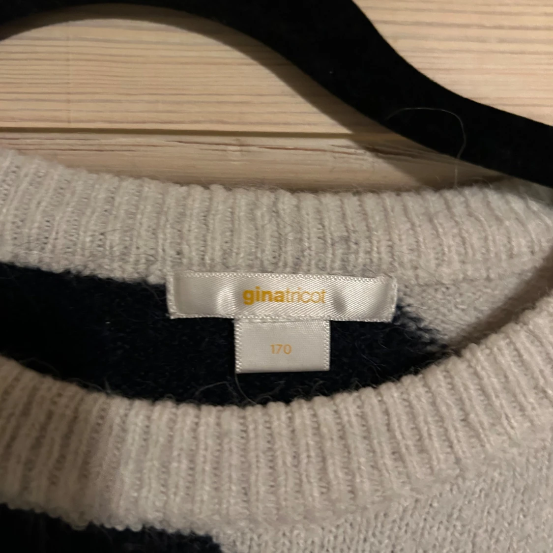 randig stickad tröja  - 1