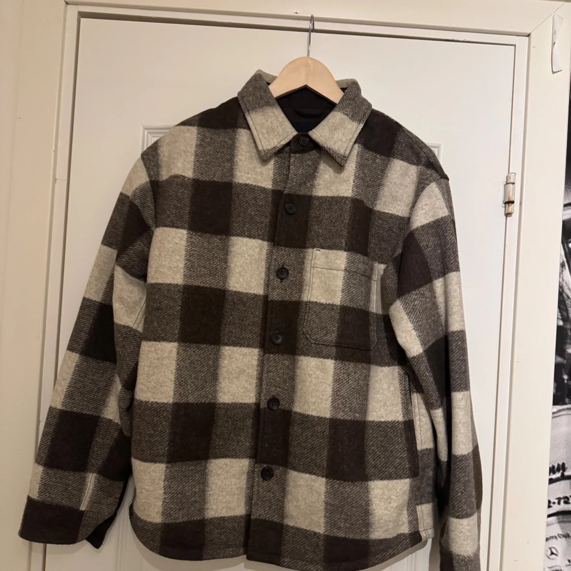 Rutig overshirt i ullmix från Uniqlo